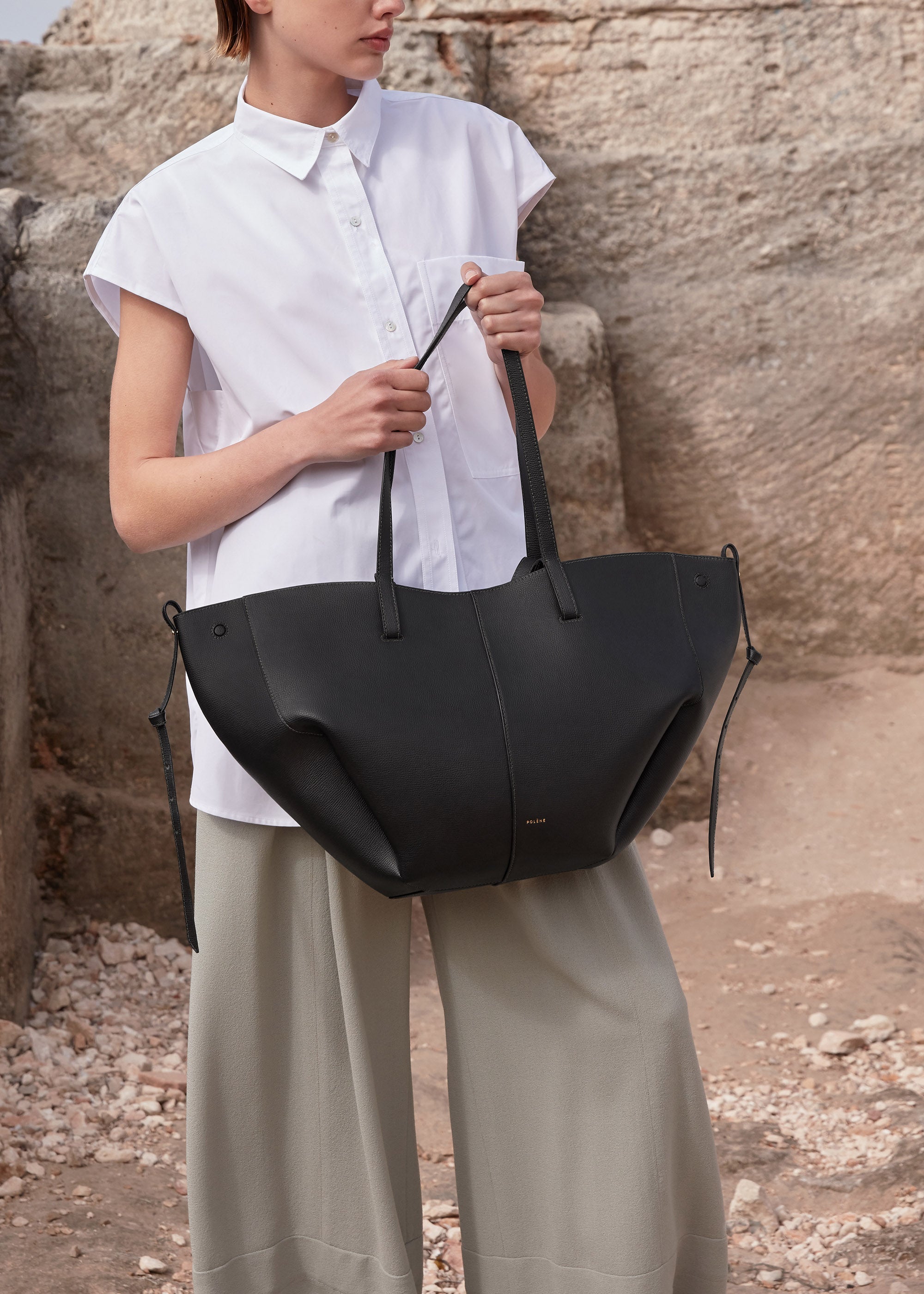 Cyme - Schwarz Genarbtes Leder