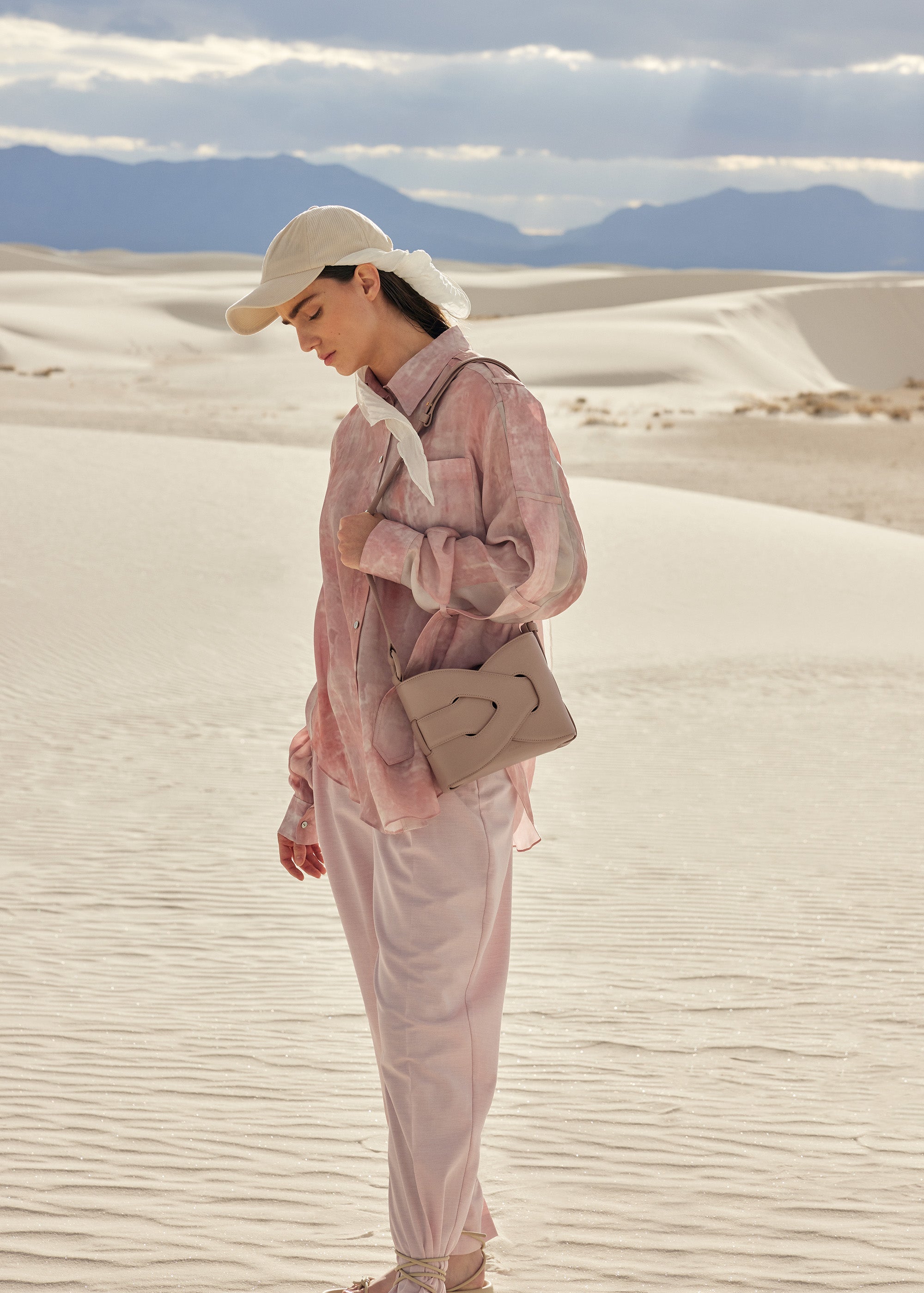 Nodde - Taupe Glattes Leder